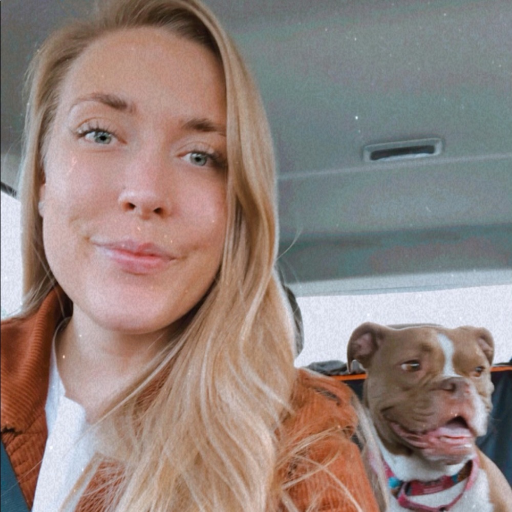 Meet your Posher, Alexis